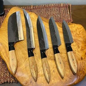 Ensemble de couteaux de chef artisanal tendance de 5 pièces en acier au carbone Damas avec sac en cuir, vente en gros d'outils de chef en acier au carbone - Product Image 3