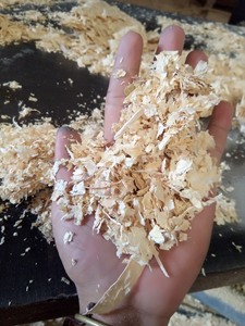 Las virutas de madera de alta calidad hacen establos para <span class=keywords><strong>caballos</strong></span> y camas para mascotas - Product Image 5