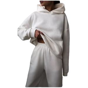 Ensemble 2 pièces pour femme en polaire, chaud et élégant, avec sweat à capuche oversize, collection hiver 2026 - Product Image 4
