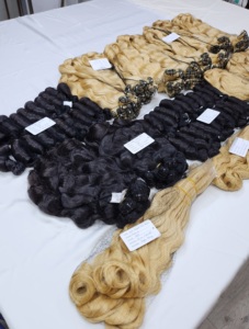 Extensions de cheveux humains vierges en vrac, double trame, 50 cm, blond clair, légèrement ondulées, tissage de cheveux indiens - Product Image 5