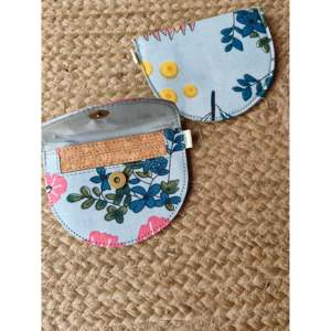 Portefeuille court en cuir pour femme, style bohème, gris pâle, gris prairie, avec fermeture à bouton, doublure en coton, logo imprimé - Product Image 1