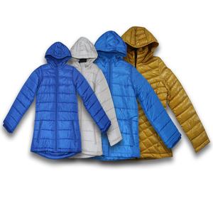 Pull à capuche personnalisé de haute qualité Veste d'hiver en coton avec fermeture éclair pour femmes Vêtements de rue Sweat-shirt vierge pour femmes Taille OEM légère - Product Image 3