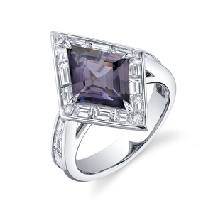 Elegante Anillo de Amatista y Diamantes con Corte Princesa, Joyería Premium de Oro Blanco de 14K - Product Image 2