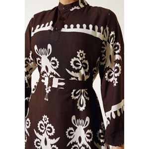 Robe Ceinturée à Motifs Ethniques Marron - Product Image 4