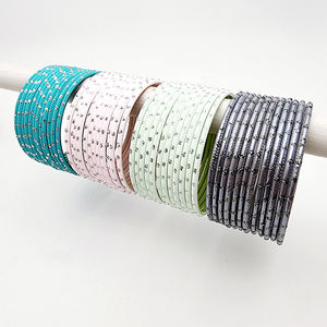 Derniers modèles de bijoux pour femmes fabriqués à la main ensembles de bracelets de mariée pour dames vente en gros de bracelets Churiya de style indien pour mariage - Product Image 1