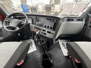 ซื้อที่นี่ รถบรรทุกแคสคาเดีย 126 ปี 2021 แบบมีห้องนอน - หลังคาสูง 455 แรงม้า เกียร์ธรรมดา 10 สปีด พร้อมส่ง - Product Image 2