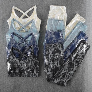 ชุดกีฬาเล่นโยคะสำหรับผู้หญิงชุดออกกำลังกายเล่นฟิตเนสพิมพ์ลายหนังงูสีทอง - Product Image 5