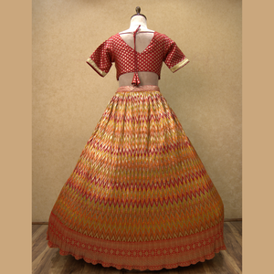 La mayoría de las ventas de mostaza Banarasi Lehenga con trabajo de Zari antiguo perfecto para vitrinas nupciales y festividades suministro de la India - Product Image 4