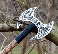 Steel Craft International Hache de type tomahawk à double tête en acier Damas industriel de haute qualité, lame gravée, manche en bois, style Viking