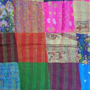 Produits les plus vendus : Étole personnalisée au design élégant, fabriquée à la main, en coton Kantha de haute qualité, réversible, en soie, en vente - Product Image 3