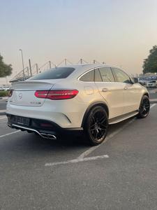 Vente de Mercedes GLE 63 S AMG 2016 d'occasion, turbo, transmission intégrale, ACC, jantes R21, intérieur clair, sièges en cuir automatiques, toit ouvrant panoramique, coupé gauche - Product Image 3