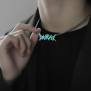 Collana Punk <span class=keywords><strong>Rock</strong></span> pericolo per uomo collana con ciondolo pericolo gotico Color arcobaleno lucido con catena cubana Miami regalo per lui - Product Image 2