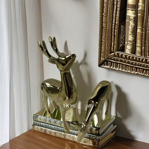 Le meilleur vendeur d'Alibaba, renne en laiton satiné, nouvelle décoration d'intérieur tendance avec dessus de table en aluminium attrayant à bas prix, thème animal - Product Image 6