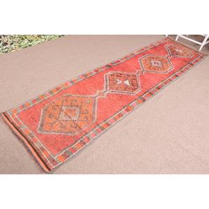 Alfombra Herki, Alfombra Vintage de 2.6x10.1 pies, Alfombra de Lana con Diseño de Camuflaje Rojo - Product Image 2