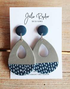 STRIKING WOODEN STRIKING WARMTH DANGLES Feuille d'or Noir Blanc Résine Boucles d'oreilles en forme de coeur Carré Rond Géométrique Résine en bois - Product Image 2