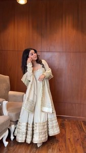 Hermoso Vestido de Fiesta con Pent y Dupatta con Bordado de Hilo y Lentejuelas - Product Image 3