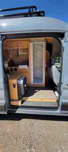 Ford Transit-250 VAN BUS CAR d'occasion en bon état - Product Image 2