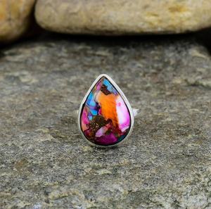 Bague en pierre ovale en argent sterling faite à la main Kingman rose dahlia turquoise et huître épineuse - Product Image 1