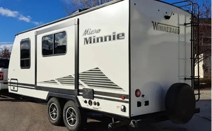Caravane d'occasion Winnebago Industries Micro Minnie 2108FBS 2020 prête à la vente - Product Image 2