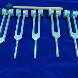 Juego de 8 Diapasones de Chakra con Peso para Terapia de Sonido, Sanación del Corazón, Tercer Ojo y Sacro - Product Image 1