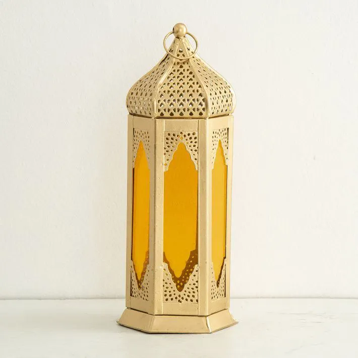 Decoración de mesa hecha a mano india, FAROL DE Metal con forma marroquí, farol de tamaño alto, cristal de Color dorado para decoración del hogar
