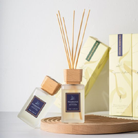 Diffuseur de parfum haut de gamme 150 ml en verre dépoli rectangulaire avec bâtonnets en rotin naturel – Ensemble de luxe pour aromathérapie et décoration intérieure, idéal comme souvenir