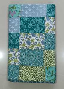 Edredones reversibles de retazos reciclados hechos a medida hechos con residuos textiles de algodón reciclados antiguos ideales para tiendas de muebles para el hogar - Product Image 6