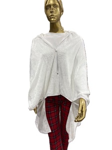 Manta con capucha Sherpa de franela y poliéster de microfibra personalizada, vestido suave multiusos para bebé, hecho en India - Product Image 3