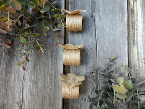 Anneau de serviette en rotin artisanal avec motif floral pour la décoration de table bohème et l'arrangement festif des repas en provenance d'Inde - Product Image 5