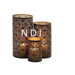 Candelabro Decorativo de Metal Curvado a Mano con Diseño Marroquí y Acabado Antiguo para Decoración de Fiestas Navideñas - Product Image 1