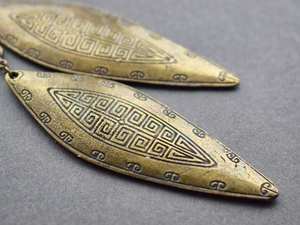 Boucles d'oreilles Boho Bronze Shield Big Brass Statement Dangle Jewelry pour le festival et le style égyptien - Product Image 4