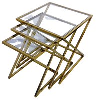 Tables basses gigognes modernes extensibles en acier inoxydable avec plateau en verre à revêtement PVD doré, tailles et finitions personnalisées
