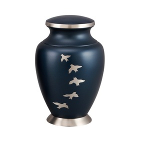 Urnes de crémation adultes en laiton de haute qualité avec émail de couleur bleue de conception de forme d'étoile jaune fini pour les cendres humaines. - Product Image 3