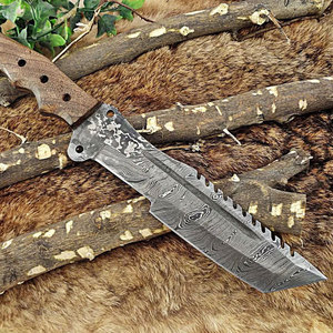 Couteau de survie en acier damas de haute qualité, fabriqué à la main avec une poignée ergonomique pour la cuisine en plein air, le camping et la survie - Product Image 2