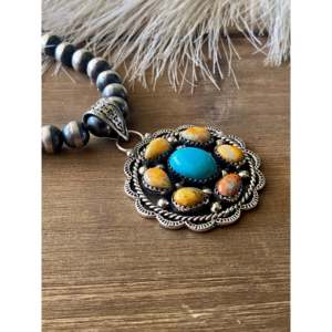 Colgante de Plata de Ley con Múltiples Piedras Hecho a Mano en el Suroeste - Product Image 2