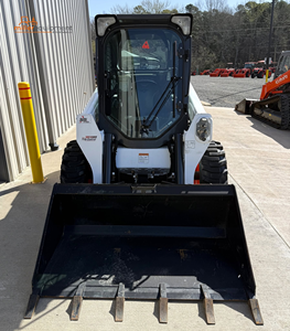 Cargadora compacta Bobcat S550 usada, 61HP, diésel, con elevación vertical, equipo de construcción en venta - Product Image 3