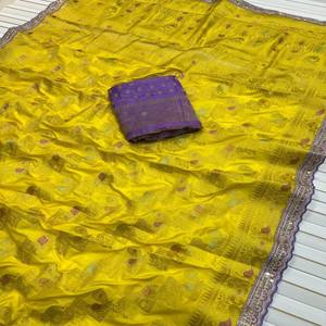 Sari en soie Dola VASTRA COTTAGE avec tissage Meenakari Zari, pallu brodé, bordure en cordon de séquence avec blouse contrastée - Product Image 2