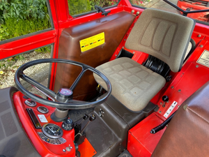 รถแทรกเตอร์มือสอง Massey Ferguson MF 240 46 แรงม้า ดีเซล รถแทรกเตอร์การเกษตร รถแทรกเตอร์อเนกประสงค์ 240 สีแดง ขับเคลื่อน 2 ล้อ รถแทรกเตอร์สำหรับงานเกษตร 24 แรงม้า ขาย - Product Image 5