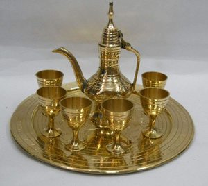 Copa de vino de latón puro antiguo y real, Surahi y juego de bandejas (dorado, bandeja redonda de 14 cm, Surahi de 11,5 cm, cristal de 3,5 cm) - Product Image 3