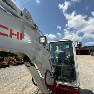 Excavatrice TB235-2 Takeuchi avec moteur Yanmar haute performance et composants centraux PLC pour projets urbains et chantiers étroits - Product Image 6