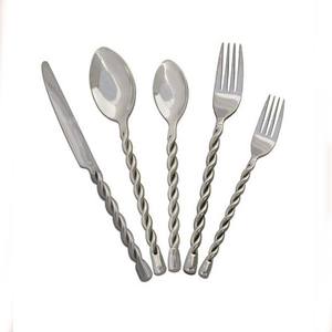 Ensemble de couverts à couteaux, cuillères et fourchette bon marché en argent Ensembles de vaisselle de luxe en acier inoxydable à poignée de conception occidentale - Product Image 5