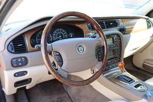 รถจักรยานยนต์ยี่ห้อจักรยันต์ - Product Image 3