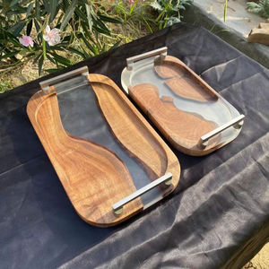 Plateau rectangulaire classique en résine et bois de haute qualité et durable pour le service des aliments, la décoration de table et les accessoires - Product Image 1