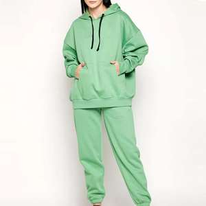 Conjunto Deportivo de 2 Piezas con Logotipo Bordado con Diamantes de Imitación Personalizado, Top Corto Informal XS, Pantalones Deportivos con Bolsillos para Mujer - Product Image 1