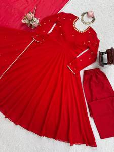 Fabriqué dans des tons élégants avec un tissu et des détails de qualité supérieure - Product Image 6