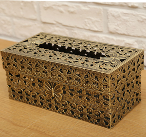 Porte-mouchoirs en métal de style vintage avec une couleur vert clair, un imprimé rose, un script et des accents de libellule, aux prix de gros. - Product Image 2