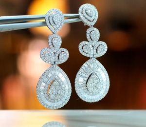 Boucle d'oreille Moissanite en forme de poire et baguette Belle boucle d'oreille en argent sterling Bijoux personnalisés et pendentif Hip Hop Autre diamant - Product Image 2