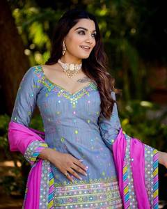 สีฟ้า Georgette Lehenga Choli เย็บปักถักร้อยลําดับงานสําหรับสตรี,แฟนซี Lehenga Choli งานแต่งงานอินเดีย Lehenga Choli - Product Image 1