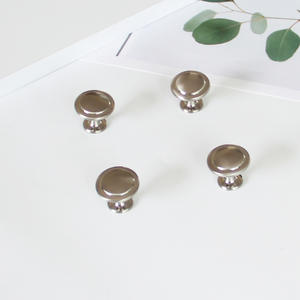 Poignées de meuble modernes en alliage de zinc pour chambre et salle de bain, poignées de tiroir argentées, poignées de placard, poignées de cuisine et de commode - Product Image 1