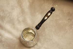 Cafetière turque en cuivre et bois avec poignée, vaisselle élégante, tasse à café, décoration de table pour la maison, la cuisine, le restaurant, l'hôtel, les fêtes - Product Image 3